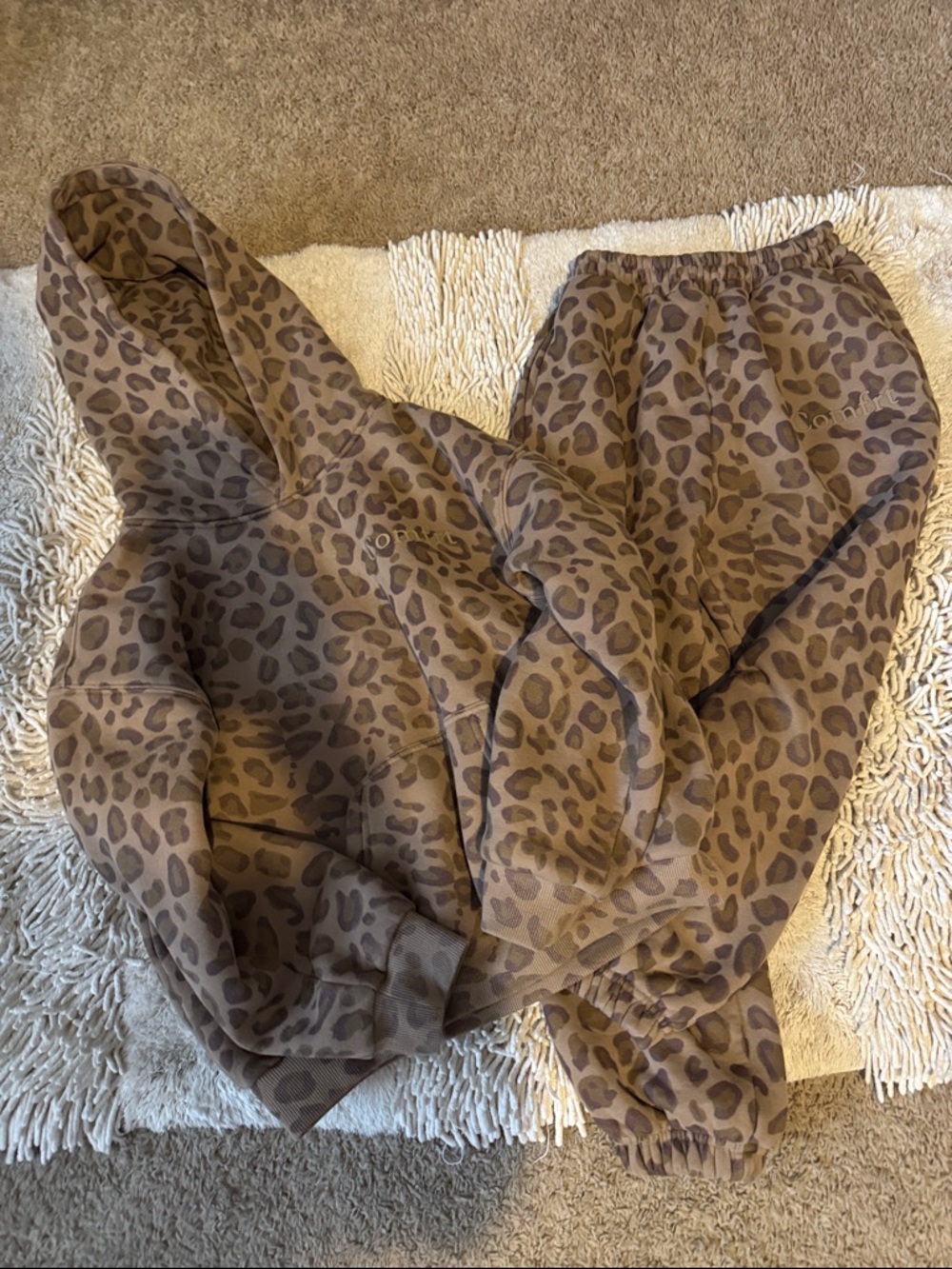 Comfrt kids Leopard Print Hoodie & Jogger Set - Taupe Brown
